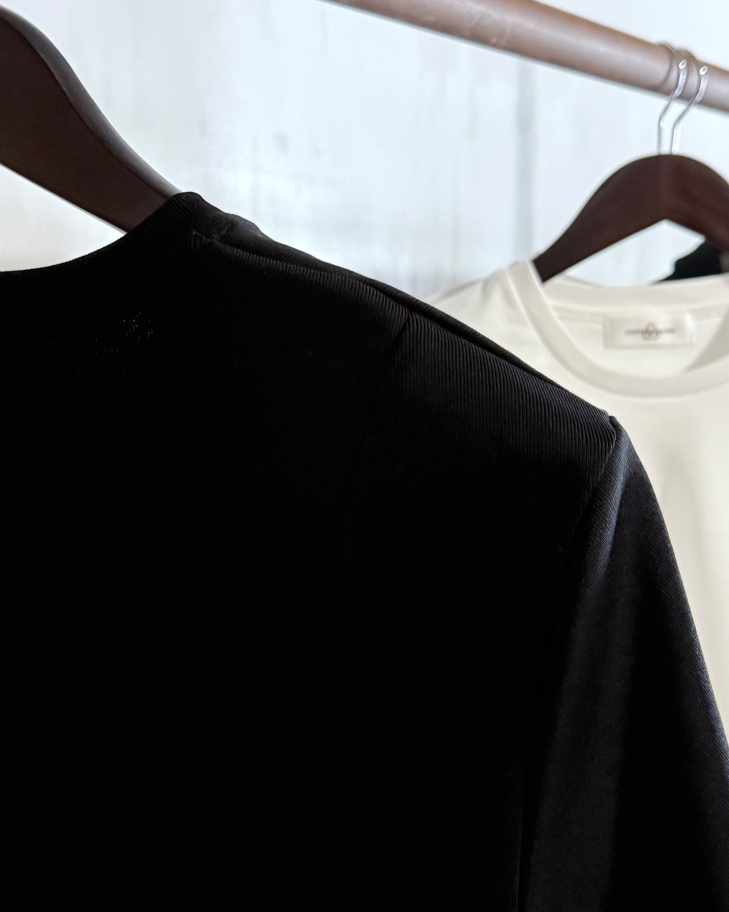 "Honey Comb" Embroidered T-Shirt /Black