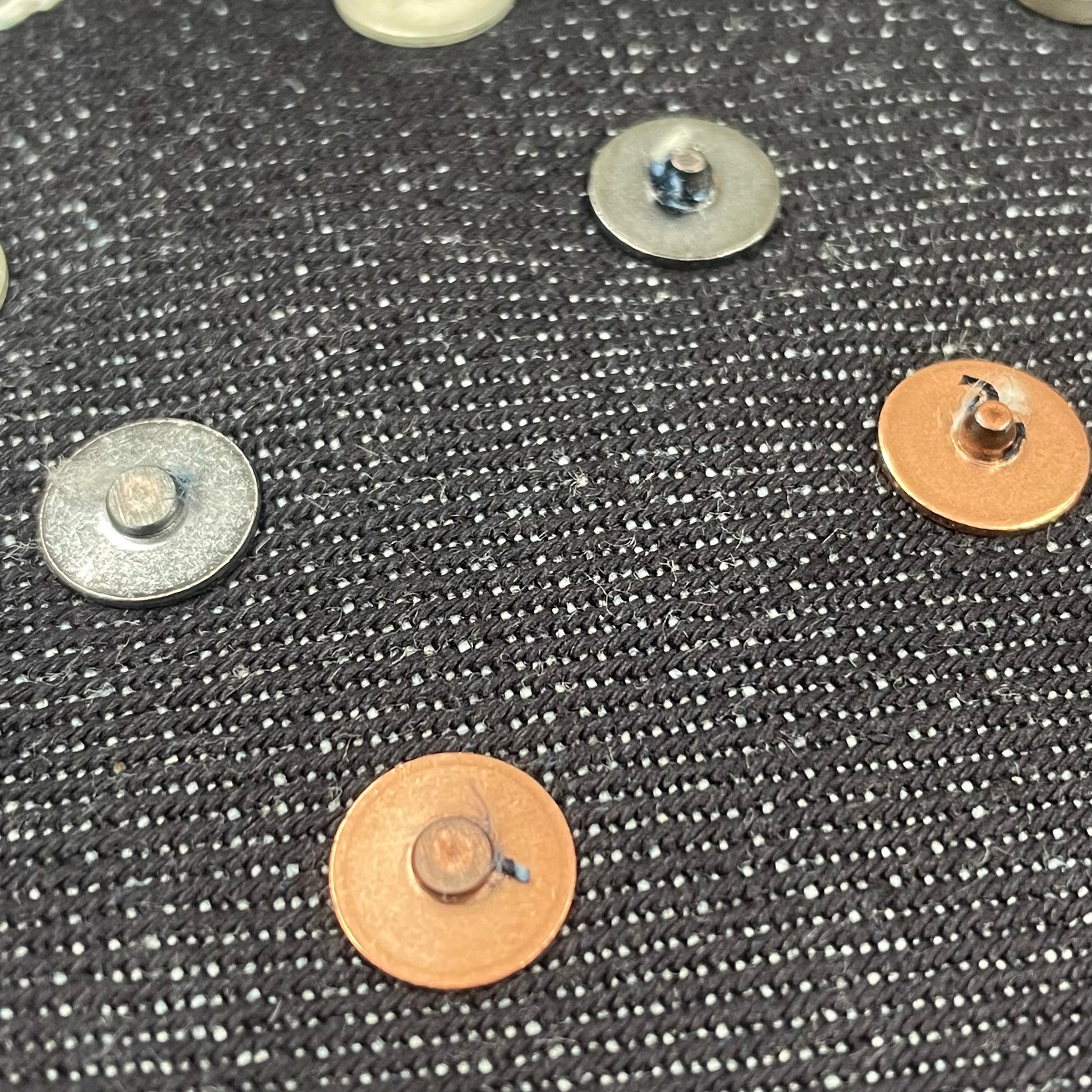 【CUSTOM】Rivet – CONTRABAND