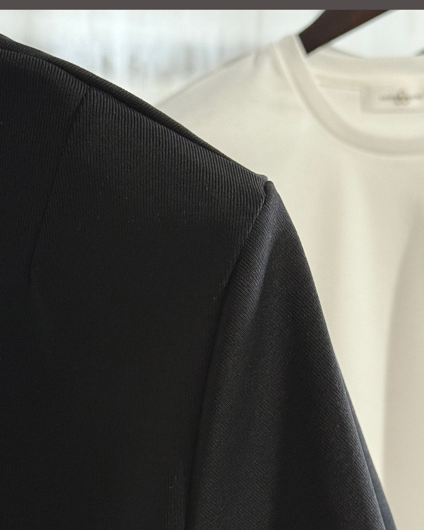"Honey Comb" Embroidered T-Shirt /Black