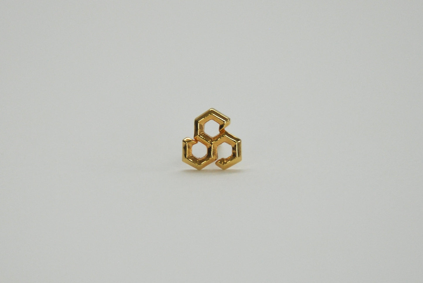 "Honey Comb Stud" Gold Coating