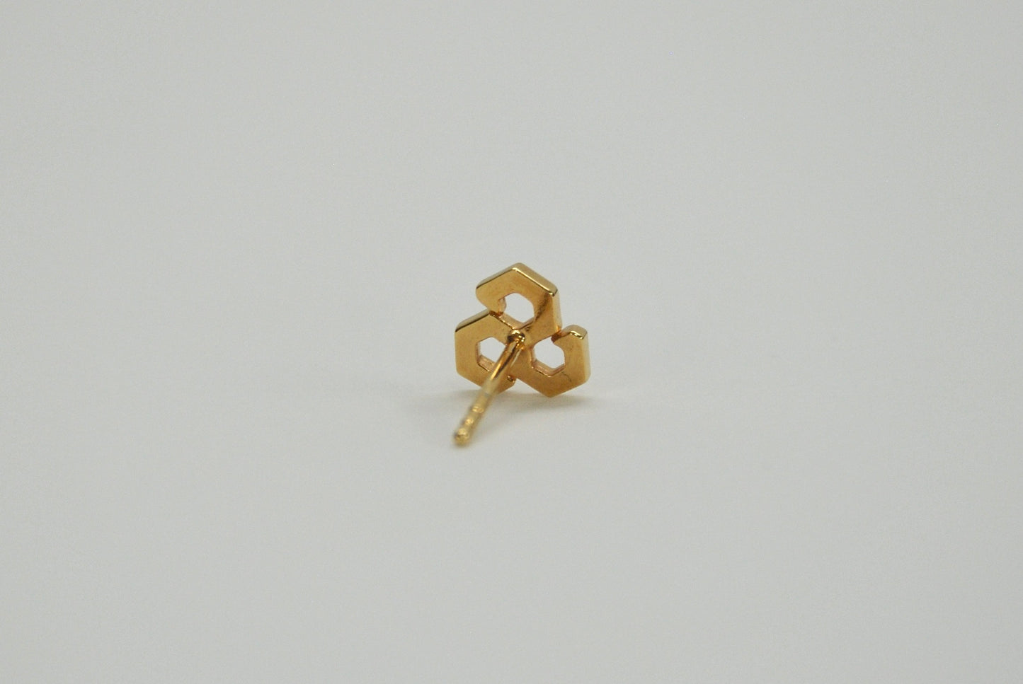 "Honey Comb Stud" Gold Coating